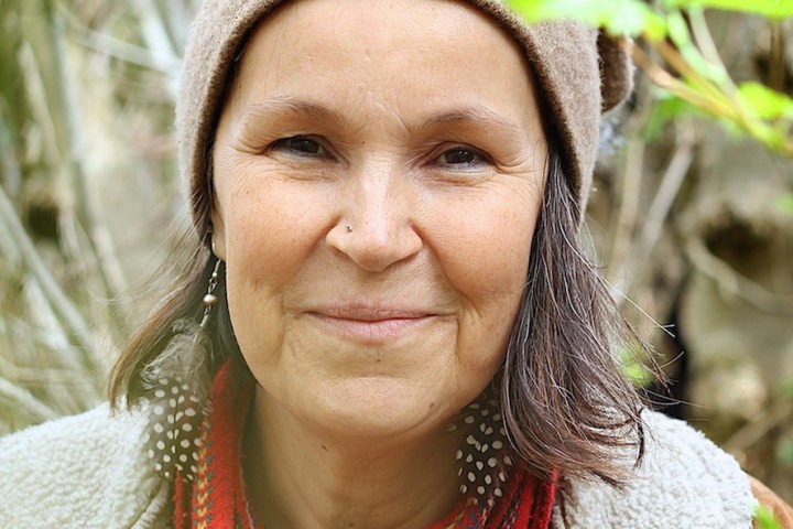 a close up of a woman